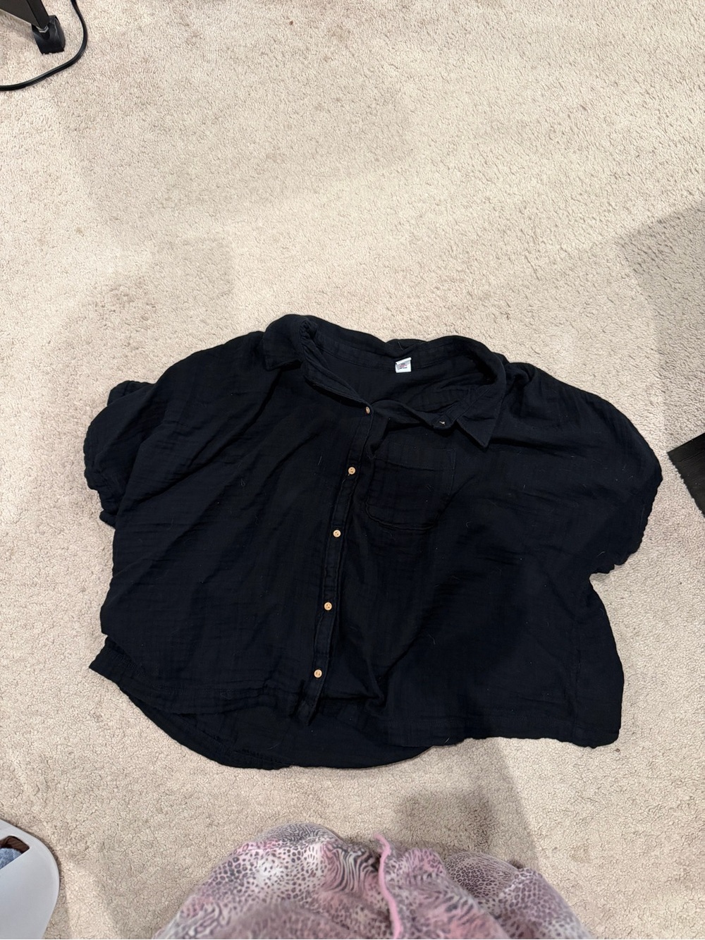 Old Navy Black Short-Sleeve Button-Down Shirt